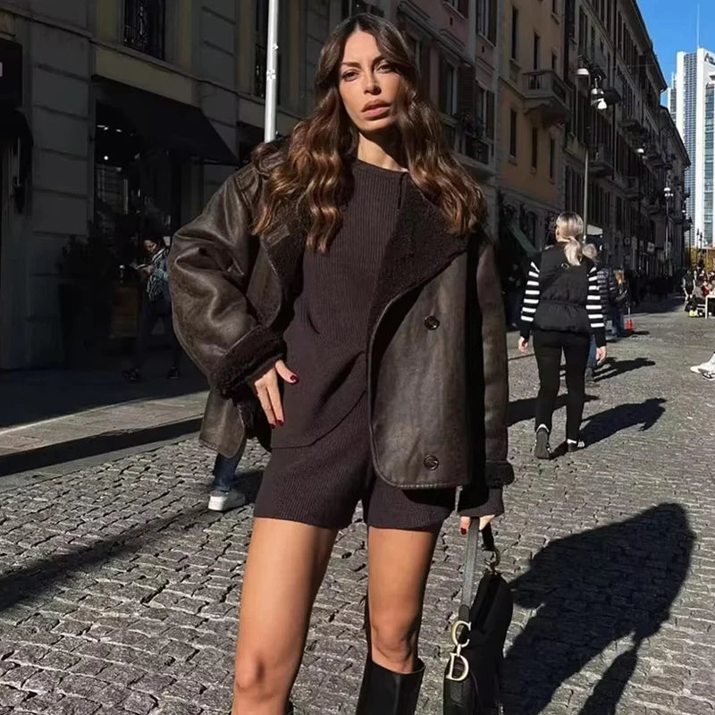 Veste en cuir à boutons Claire