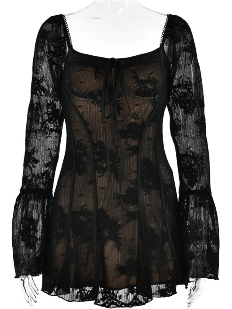 Robe Courte En Dentelle Manches Longues Nicoly