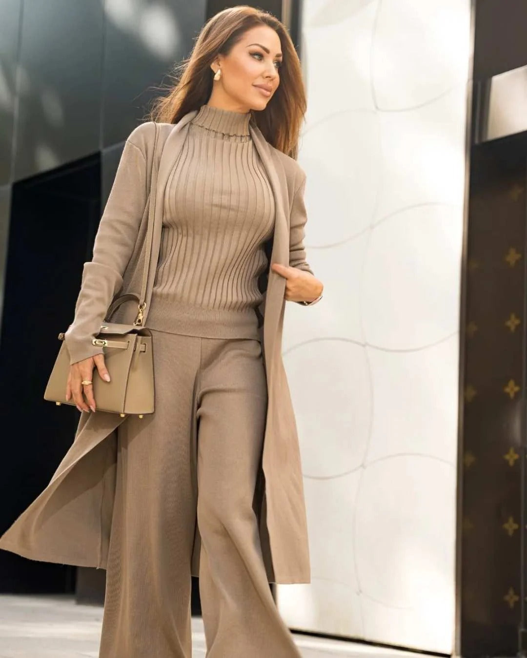 Ensemble Joyce – Tricoté, Pantalon • Chemisier • Veste